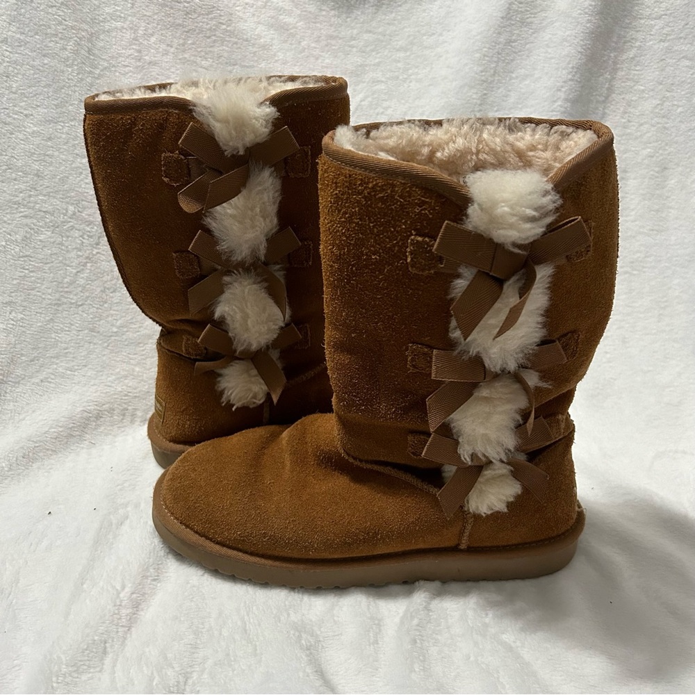 Kookaburra by UGG size 10 boots